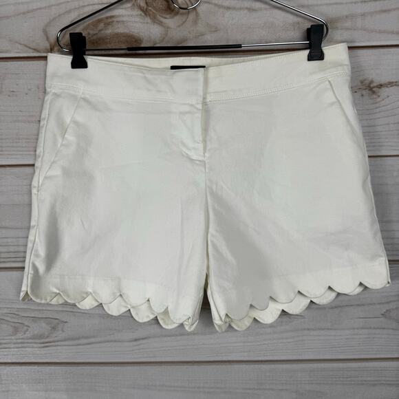 The Limited White Scalloped Hem Flat Front Shorts Size 12 - Picture 1 of 7